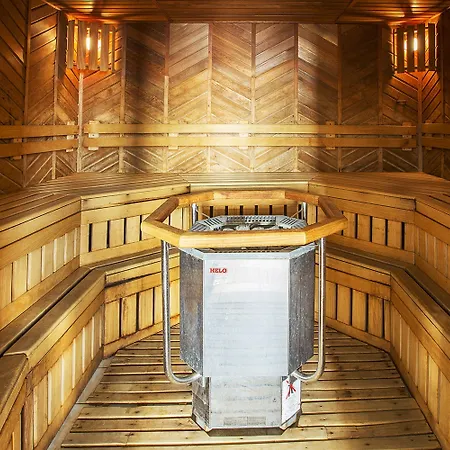 Отель Wellness 4*